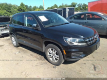 Volkswagen Tiguan 2013 Black 2.0L