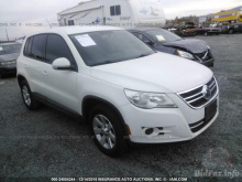 Volkswagen Tiguan 2009 White 2.0L