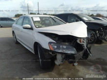 Volkswagen Passat 2013 White 2.0L