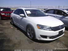 Volkswagen Passat 2012 White 2.5L