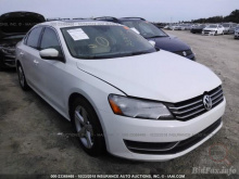 Volkswagen Passat 2012 White 2.5L