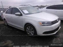 Volkswagen Jetta 2013 White 2.5L