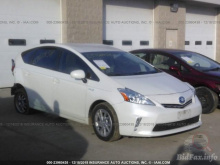 Toyota Prius V 2012 White 1.8L