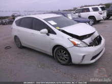 Toyota Prius V 2012 White 1.8L