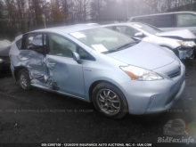 Toyota Prius V 2012 Light Blue 1.8L