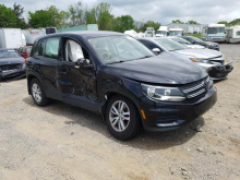 2013 VOLKSWAGEN TIGUAN S