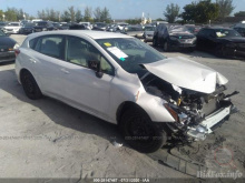 Subaru Impreza 2018 White 2.0L