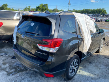 Subaru Forester Premium 2020 Black 2.5L