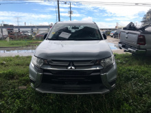 Mitsubishi Outlander Es 2017 Silver 2.4L