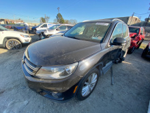 Volkswagen Tiguan S 2014 Black 2.0L