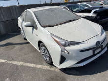 Toyota Prius 2016 White 1.8L