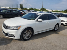 Volkswagen Passat Se 2017 White 1.8L