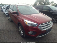 Ford Escape Titanium 2017 Red 2.0L