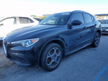 Alfa Romeo Stelvio Sport 2018 Black 2.0L