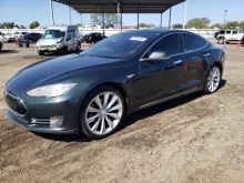 Tesla Model S 2014