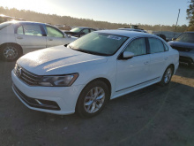 Volkswagen Passat S 2017 White 1.8L