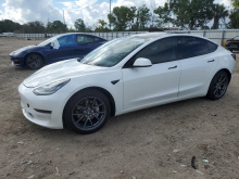 Tesla Model 3 2021 White