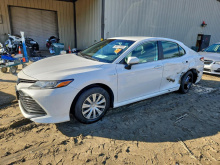 Toyota Camry Hybrid Le 2019 White 2.5L 