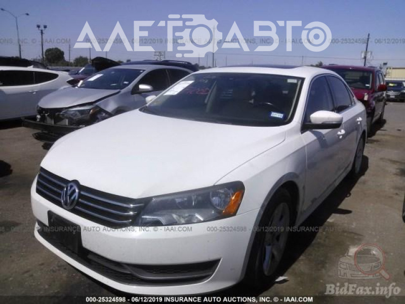 Volkswagen Passat 2012 White 2.5L