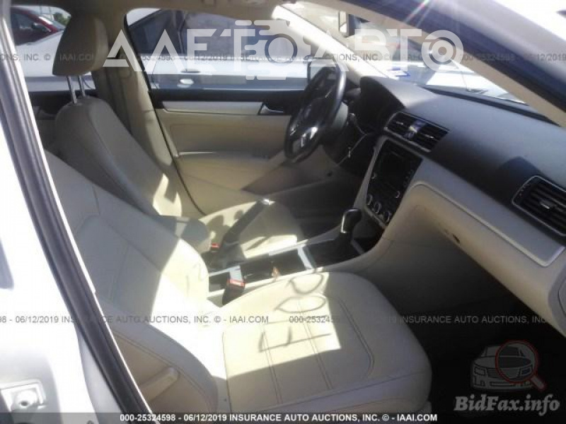 Volkswagen Passat 2012 White 2.5L