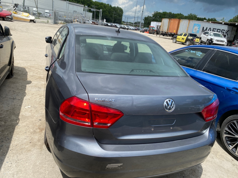 Volkswagen Passat S 2013 Gray 2.5L