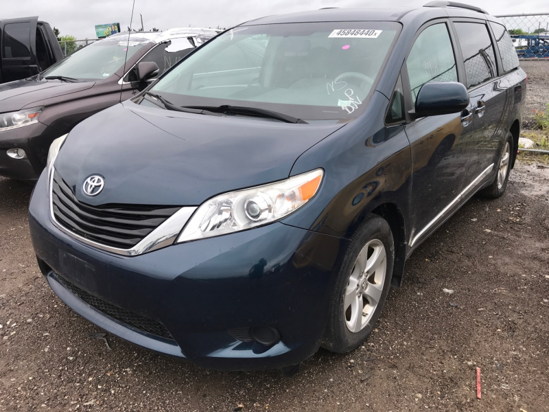 Toyota Sienna Le 2012 Blue 3.5L 6