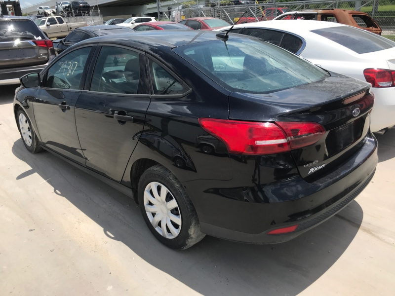 Ford Focus S 2016 Black 2.0L 4