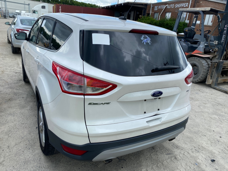 Ford Escape Se 2015 White 2.5L