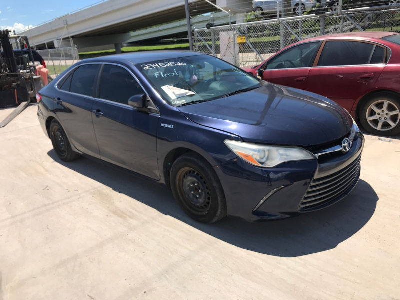  Toyota Camry Hybrid Le 2015