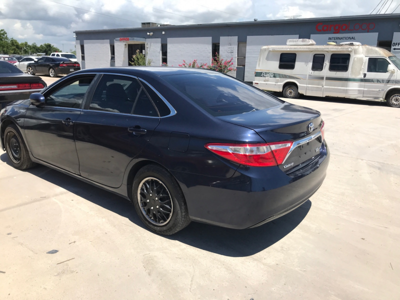  Toyota Camry Hybrid Le 2015