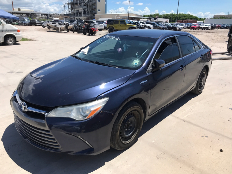  Toyota Camry Hybrid Le 2015