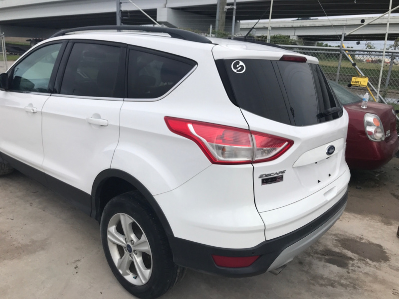 Ford Escape Se 2014 White 1.6L