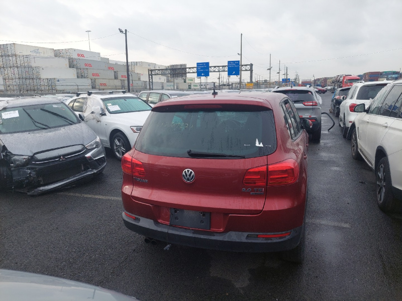 Volkswagen Tiguan S W/Sunroof 2012 Red 2.0L