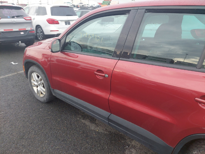 Volkswagen Tiguan S W/Sunroof 2012 Red 2.0L