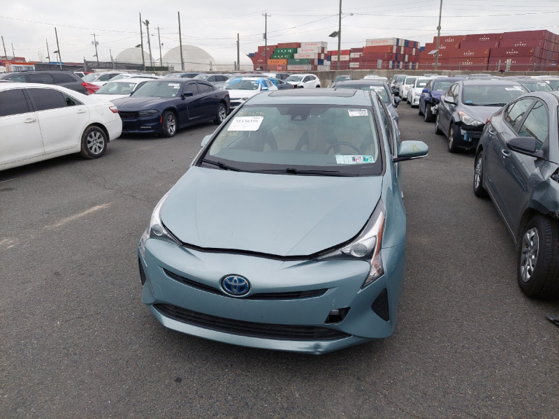 Toyota Prius Four 2016 Green 1.8L