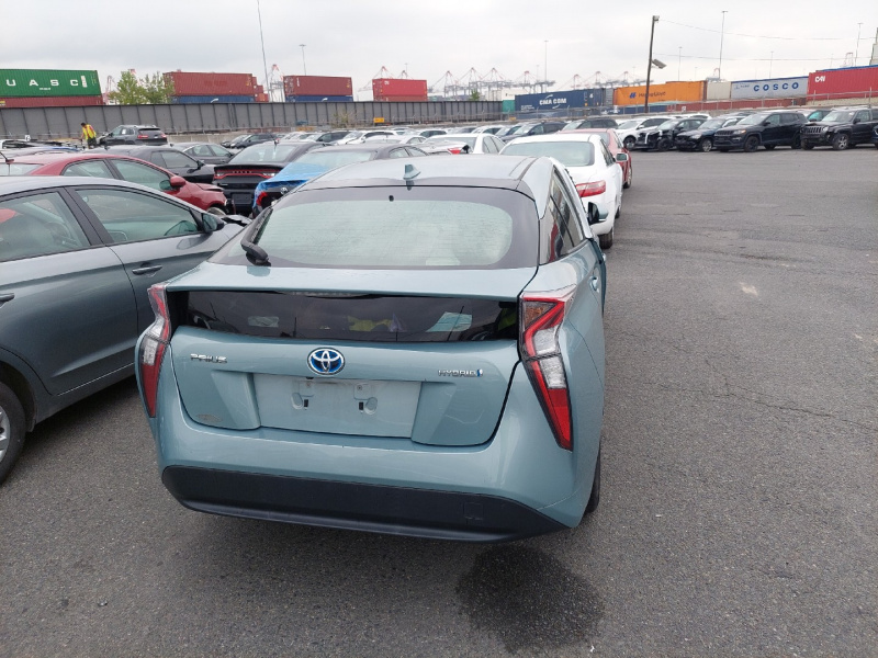 Toyota Prius Four 2016 Green 1.8L