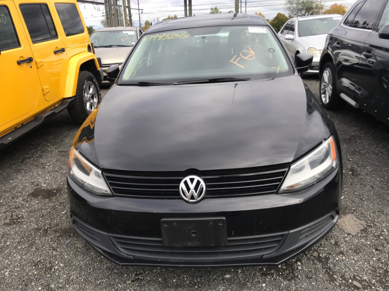 Volkswagen Jetta Base 2012