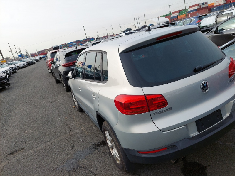  Volkswagen Tiguan S W/Sunroof 2013 Gray 2.0L