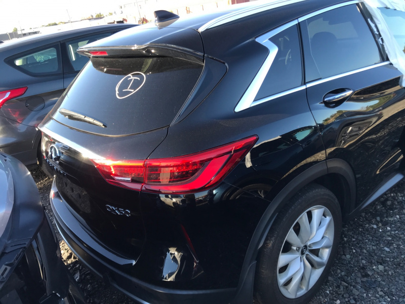 Infiniti Qx50 Essential 2019 Black 2.0L 