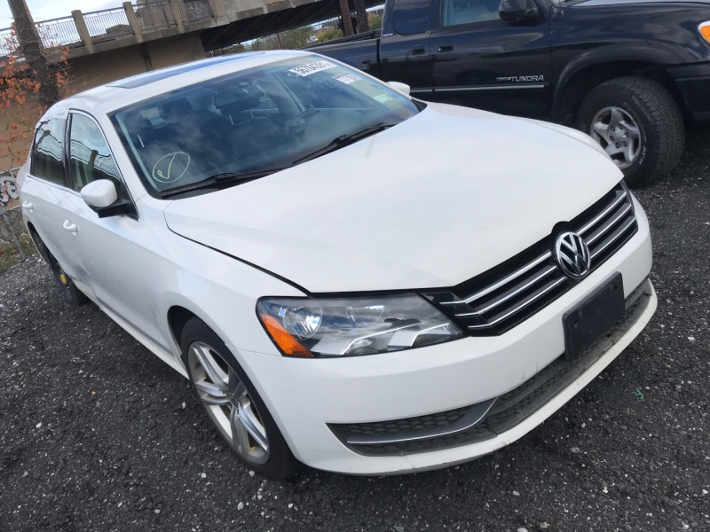 Volkswagen Passat Se 2014 White 1.8L 4