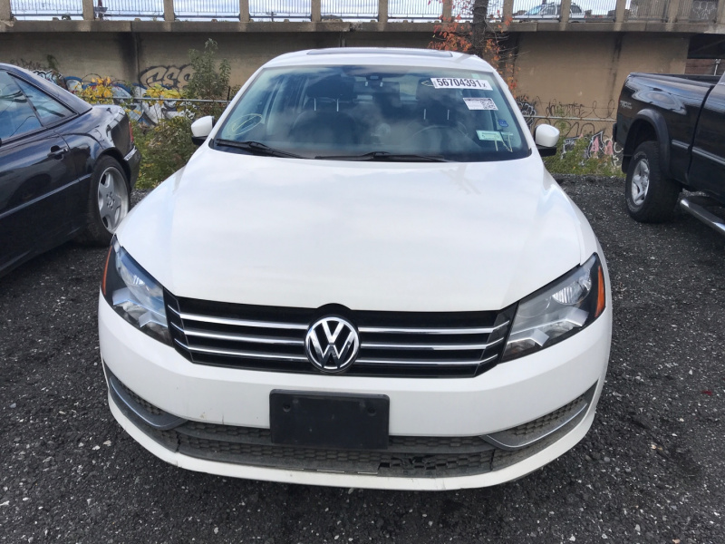 Volkswagen Passat Se 2014 White 1.8L 4