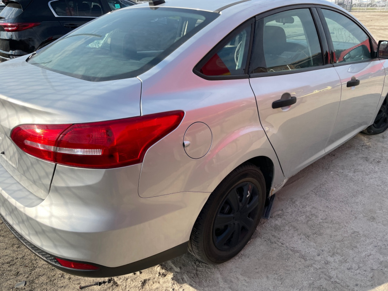 Ford Focus S 2018 Silver 2.0L 4 