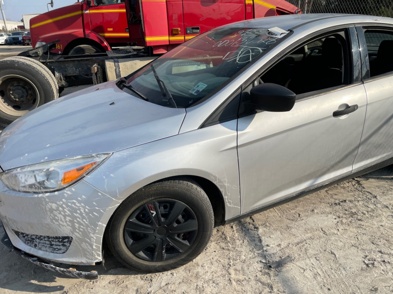 Ford Focus S 2018 Silver 2.0L 4 