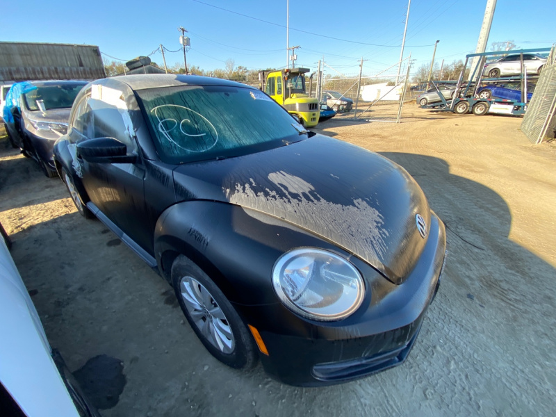 Volkswagen Beetle 2013 Black 2.5L 5