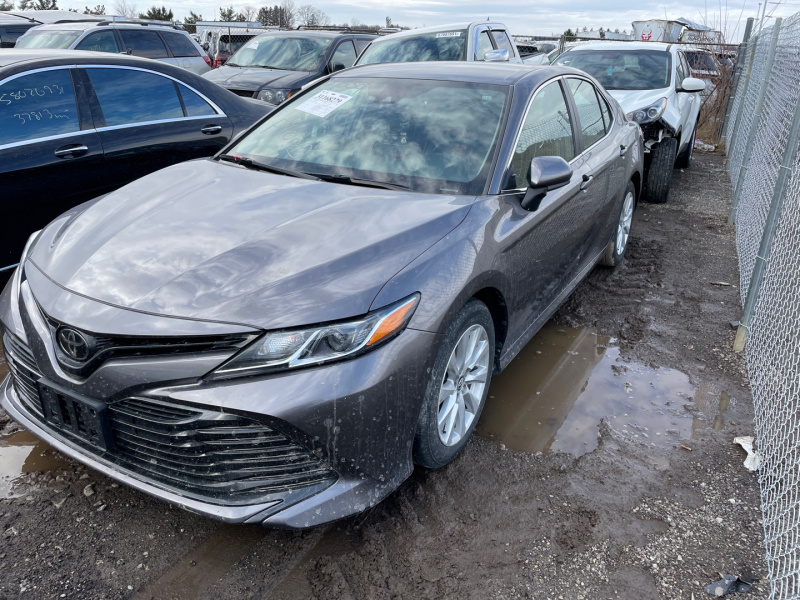 Toyota Camry LE 2019 Gray 2.5L