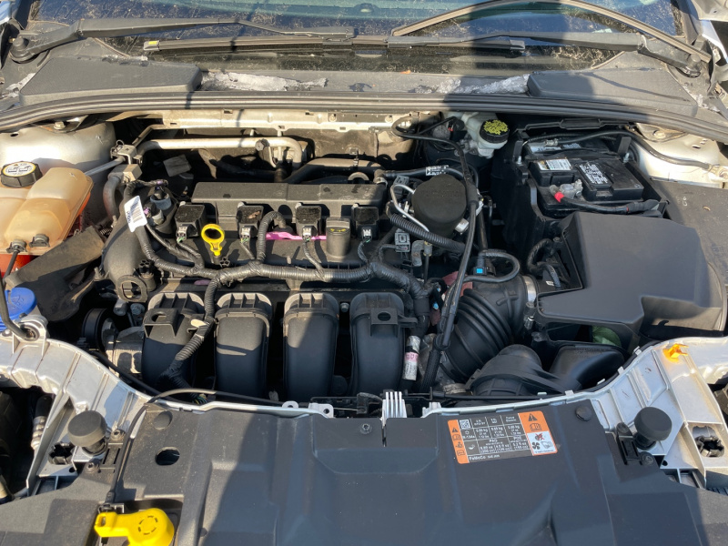 Ford Focus Se 2015 Silver 2.0L