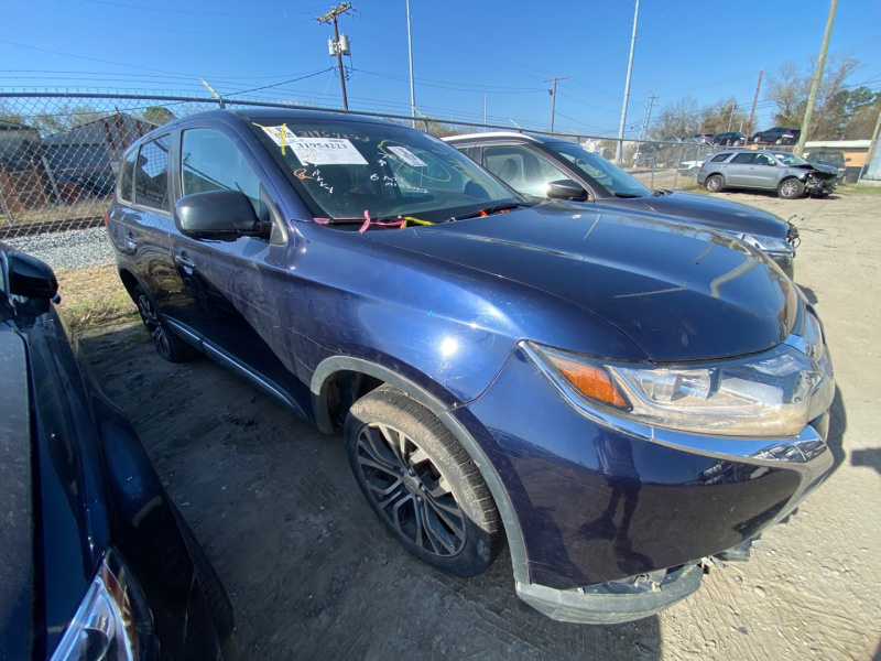 Mitsubishi Outlander Es 2018 Blue 2.4L 