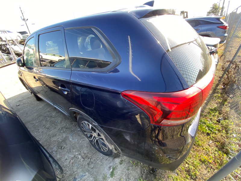 Mitsubishi Outlander Es 2018 Blue 2.4L 