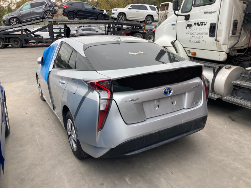 Toyota Prius 2016 Silver 1.8L 