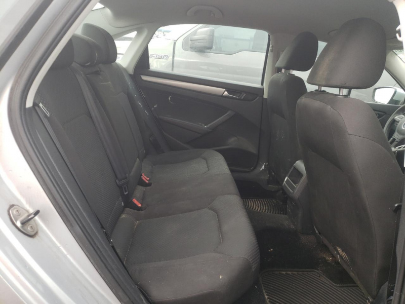 Volkswagen Passat S 2015 Silver 1.8L
